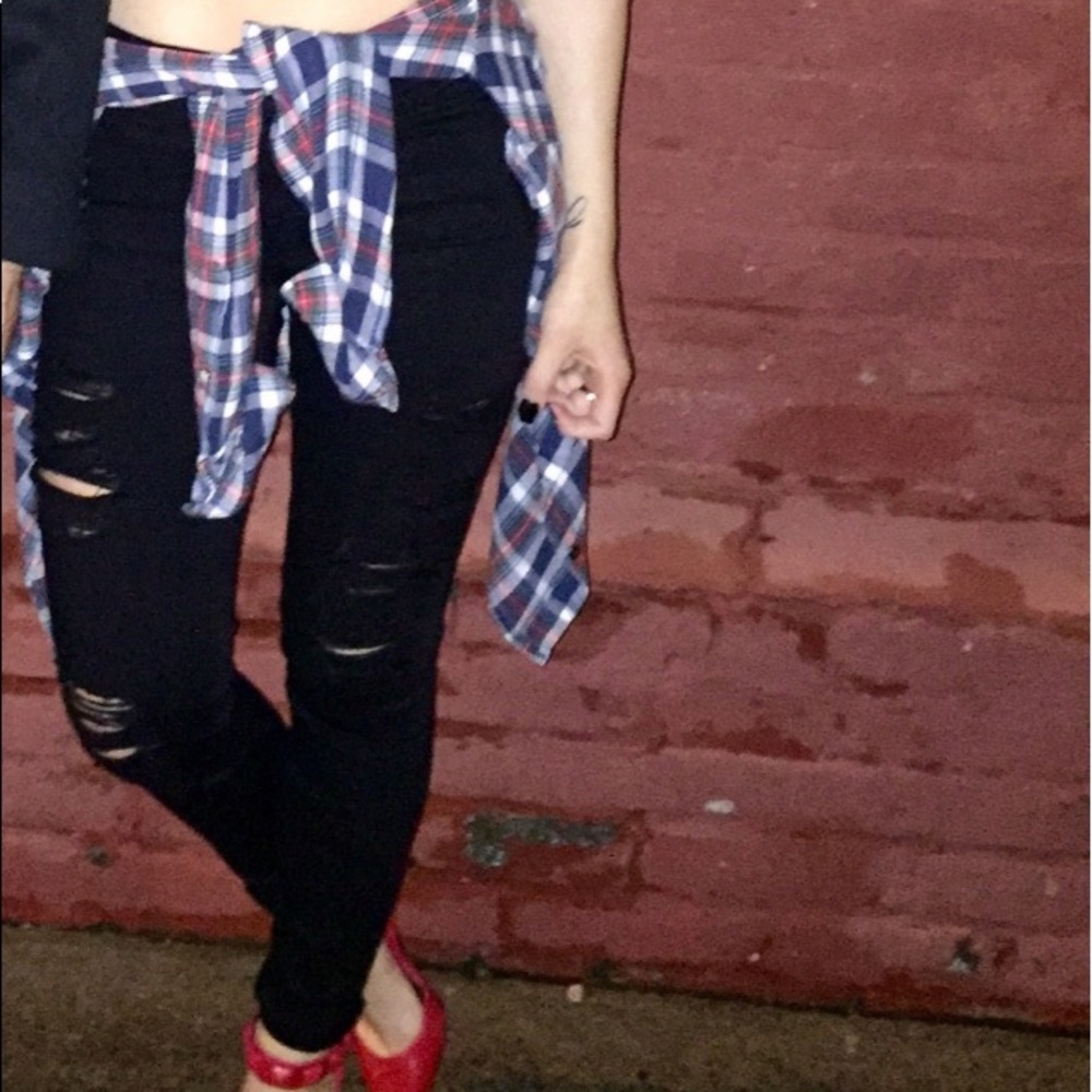 Frame Le Color Ripped Jeans in Film Noir